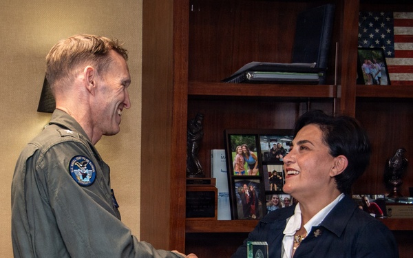 Nimitz Hosts Ecuadorian Distinguished Visitors