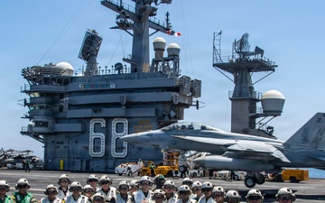 Ecuador and U.S. Navies Conduct Bilateral Maritime Engagement in Pacific Ocean