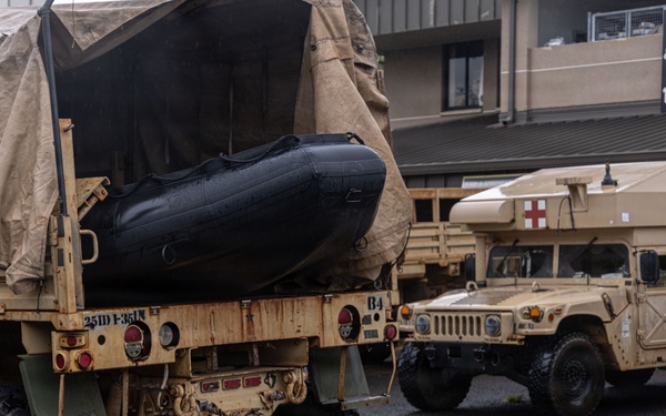 Winter Storm Watch, U.S. Army Soldiers from 25th ID Prepare Vehicles and Equipment