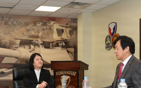 Chair of WMAC visited 403rd AFSB