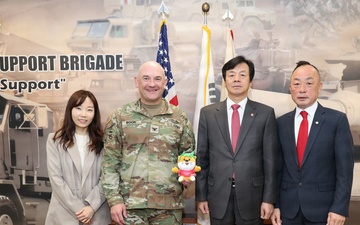 Chair of WMAC visited 403rd AFSB