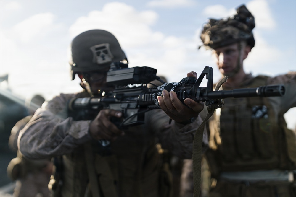 11th MEU Marines, Sailors and DoW Contractors Conduct C-sUAS Training Aboard USS Portland