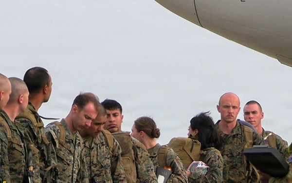 U.S. Marines with MRF-D arrive at RAAF Base Darwin