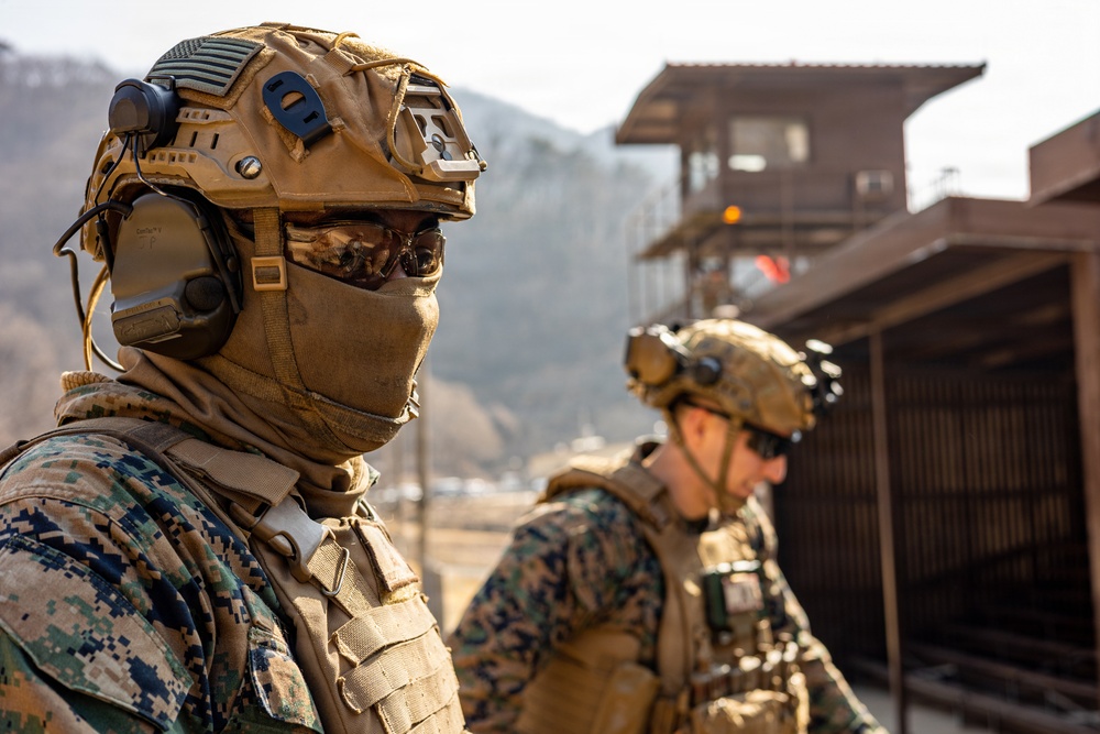 U.S. Marines with 3/12 Conduct Bilateral Live-Fire Range during KMEP 26.1