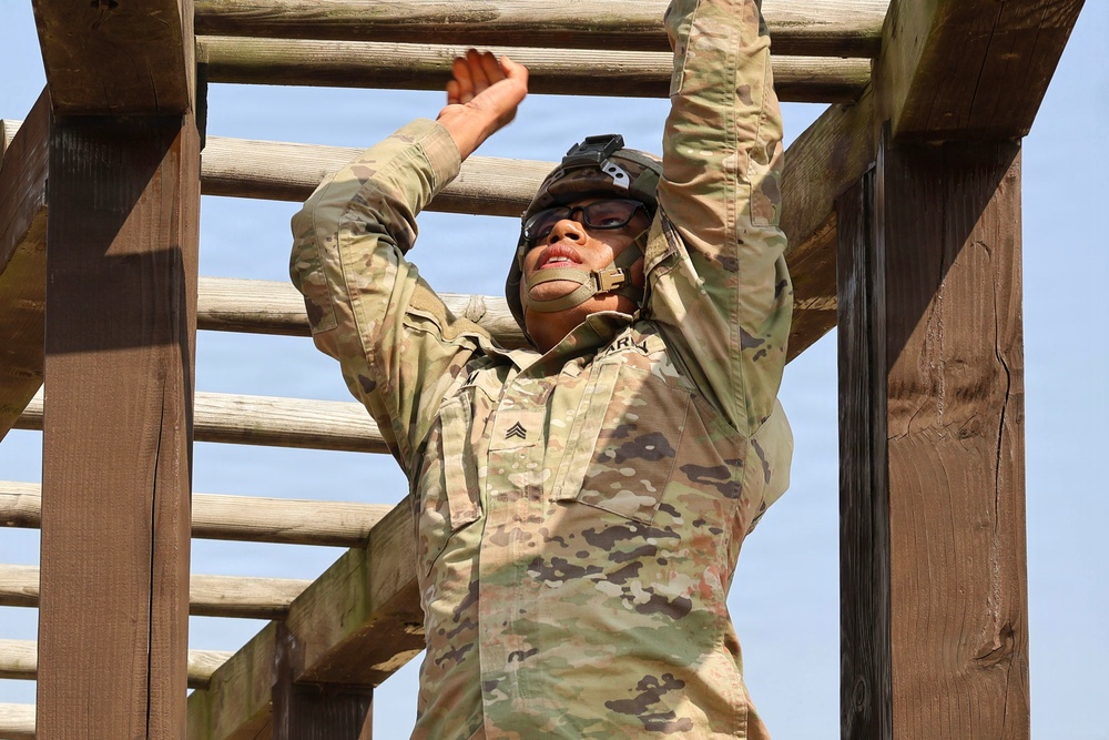 35th Air Defense Artillery Brigade Conducts Confidence Course at Camp Humphreys