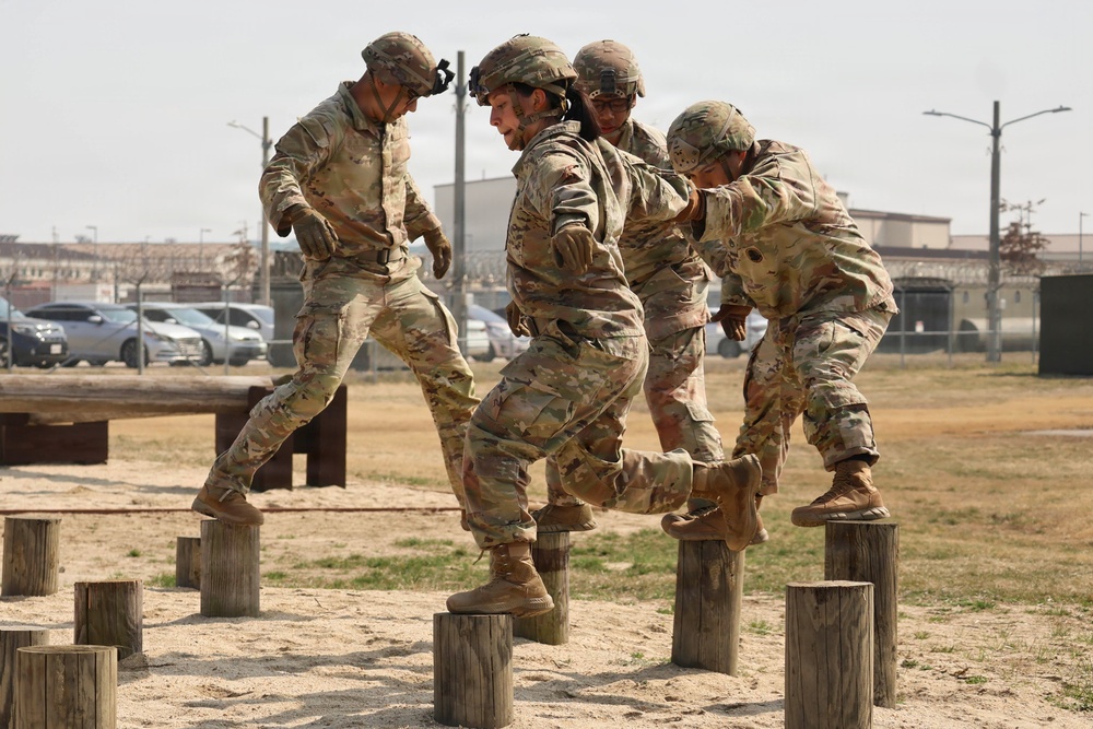 35th Air Defense Artillery Brigade Conducts Confidence Course at Camp Humphreys
