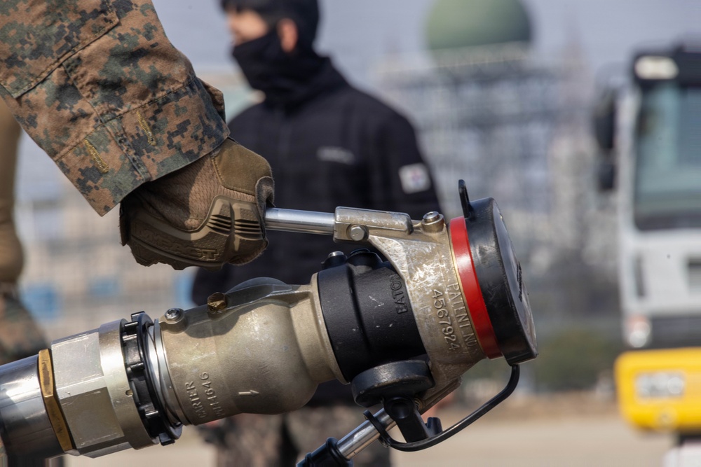 U.S. Marines, ROKAF develop FARP operation skills