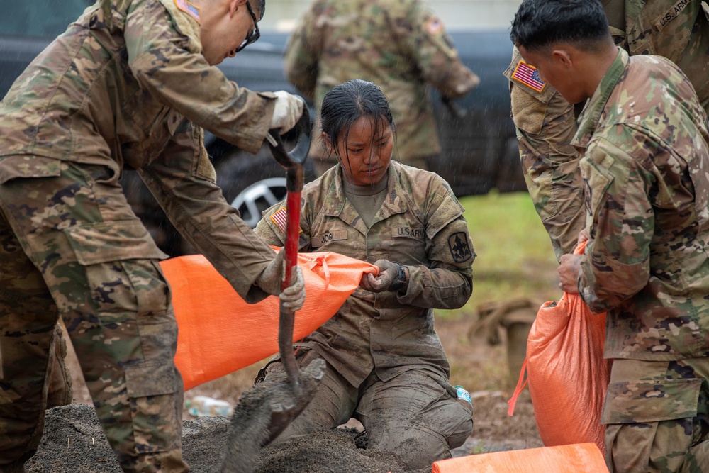 Hawaii National Guard assists Waialua community with severe weather preparations