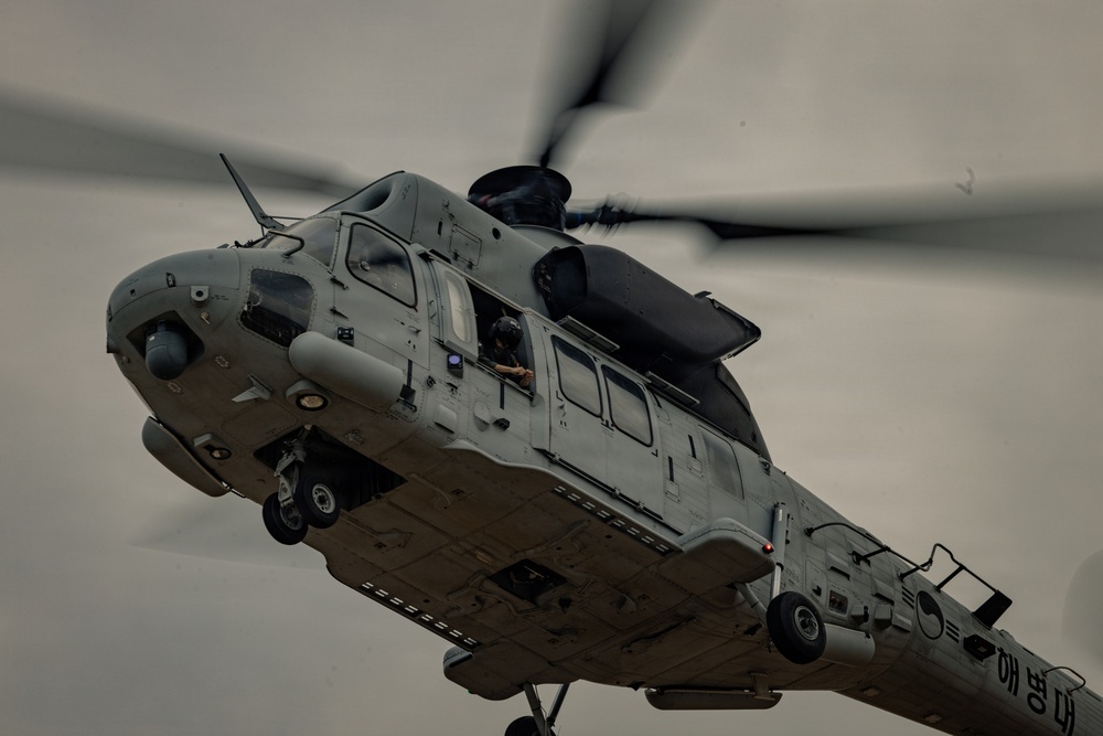 U.S. Marines and ROK Marines Air Insert During KMEP 26.1