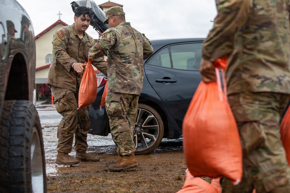 Hawaii National Guard assists Waialua community with severe weather preparations