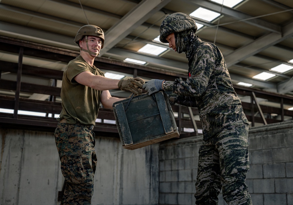 U.S. Marines and ROK Marines Conduct Team Building Exercises During KMEP 26.1