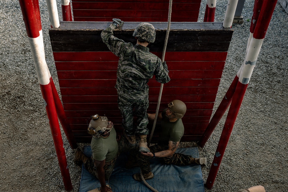 U.S. Marines and ROK Marines Conduct Team Building Exercises During KMEP 26.1