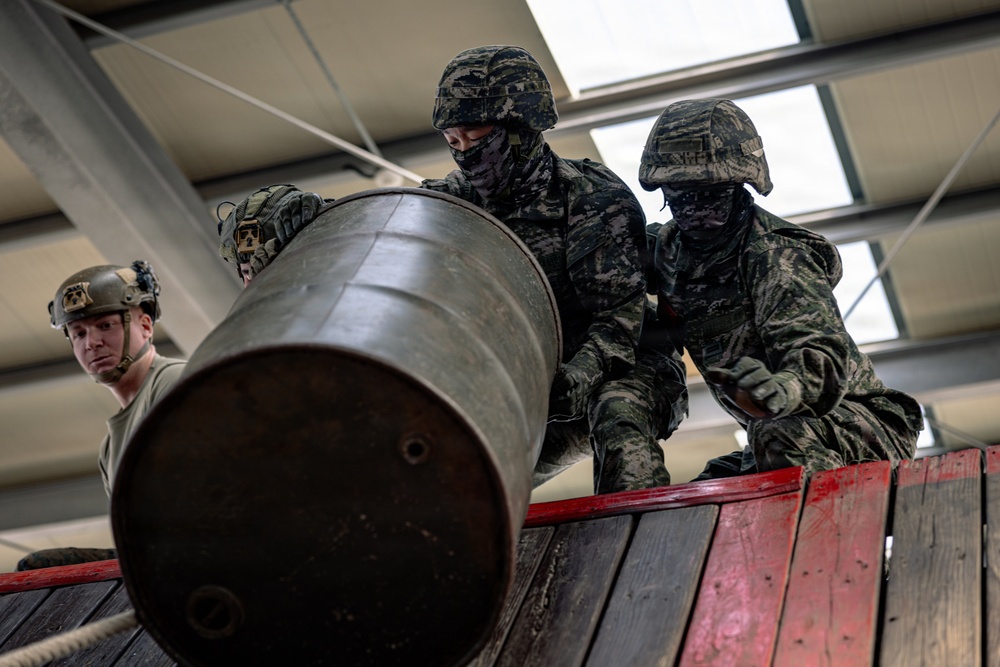 U.S. Marines and ROK Marines Conduct Team Building Exercises During KMEP 26.1