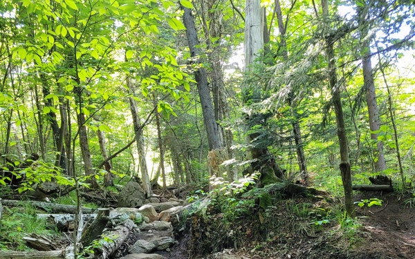 Fort Drum Outdoor Recreation challenges Soldiers, family members to conquer NY’s peaks