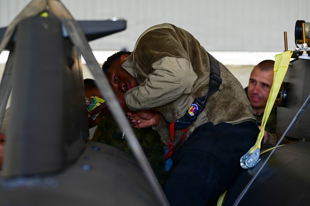 31st MXG partners with Bulgarian air force for readiness training