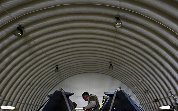 31st MXG partners with Bulgarian air force for readiness training