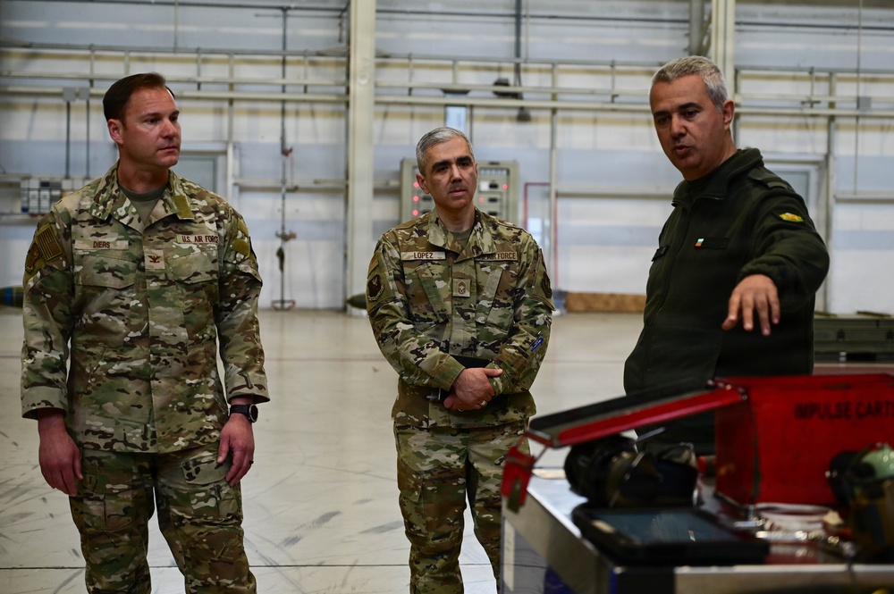 31st MXG partners with Bulgarian air force for readiness training