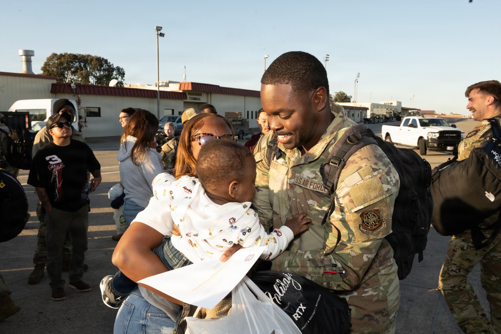 Travis welcomes Airmen home