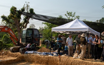 DPAA Gives Tour to Senate Armed Services Committee