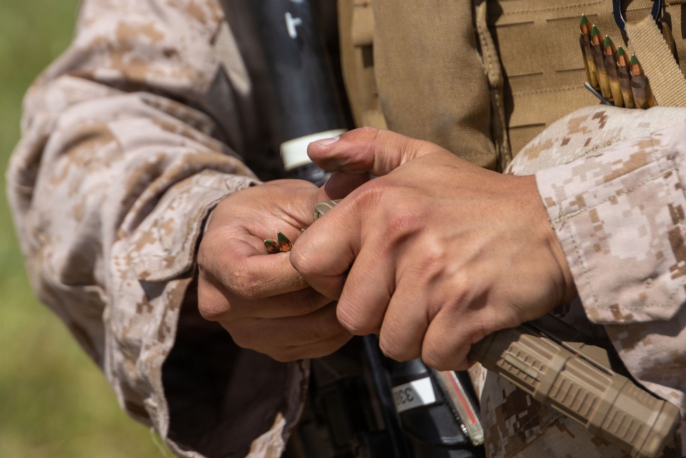 CLR-1 Marines participate in rifle qualification tables 3-6 range