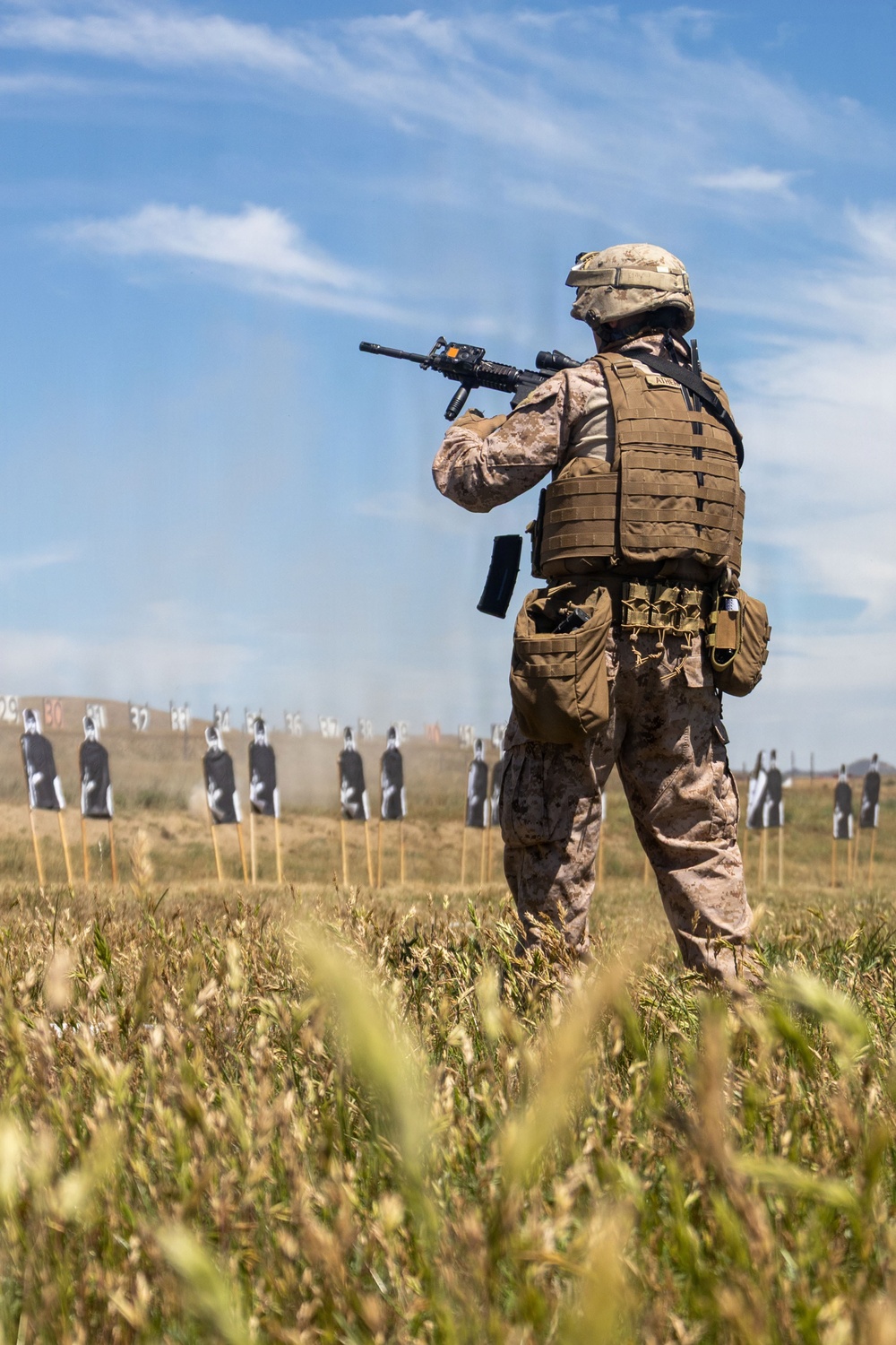 CLR-1 Marines participate in rifle qualification tables 3-6 range