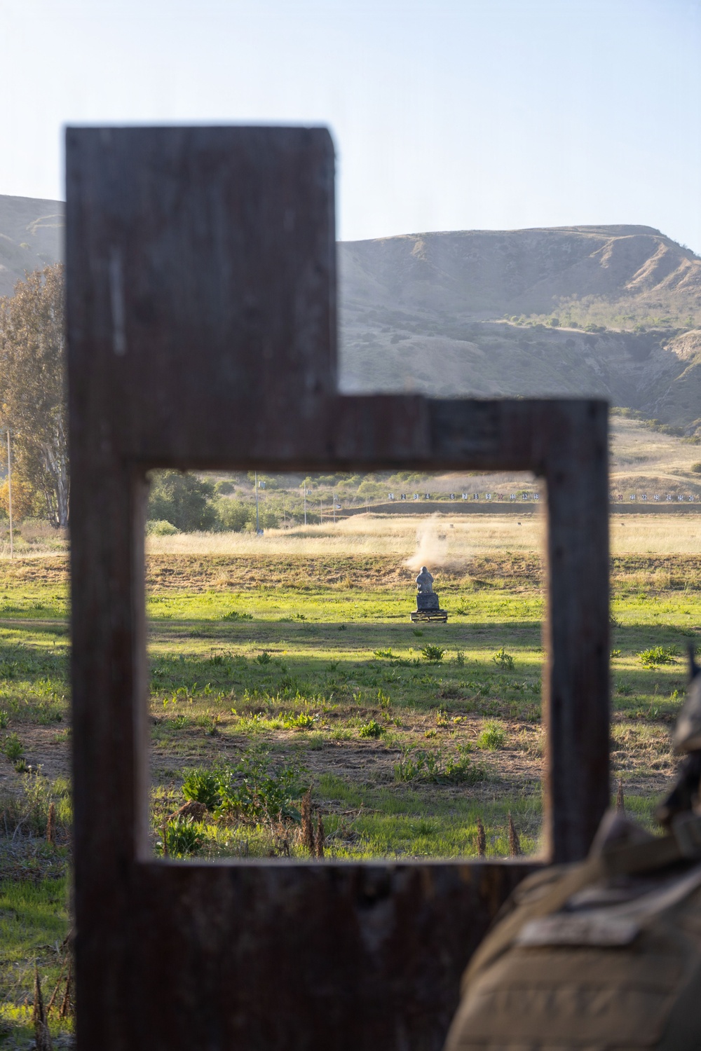 CLR-1 Marines participate in rifle qualification tables 3-6 range