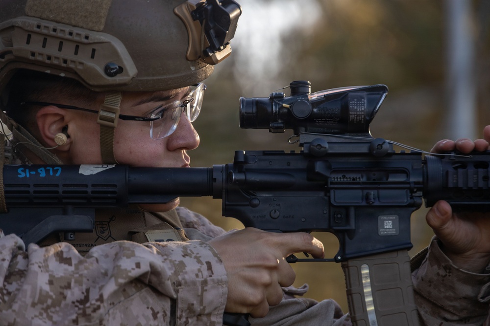 CLR-1 Marines participate in rifle qualification tables 3-6 range