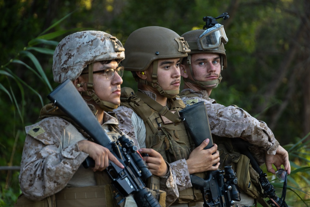 CLR-1 Marines participate in rifle qualification tables 3-6 range