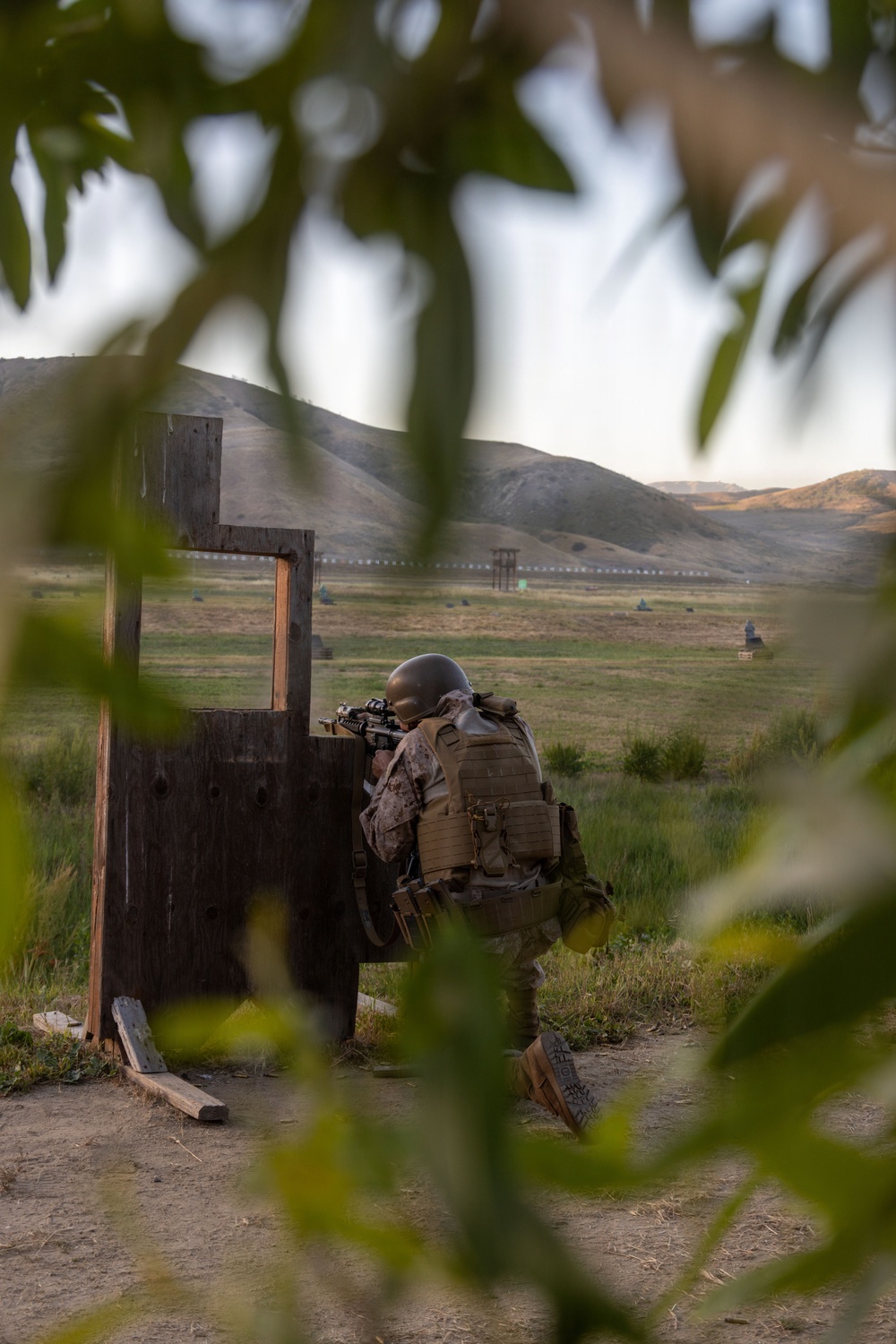 CLR-1 Marines participate in rifle qualification tables 3-6 range