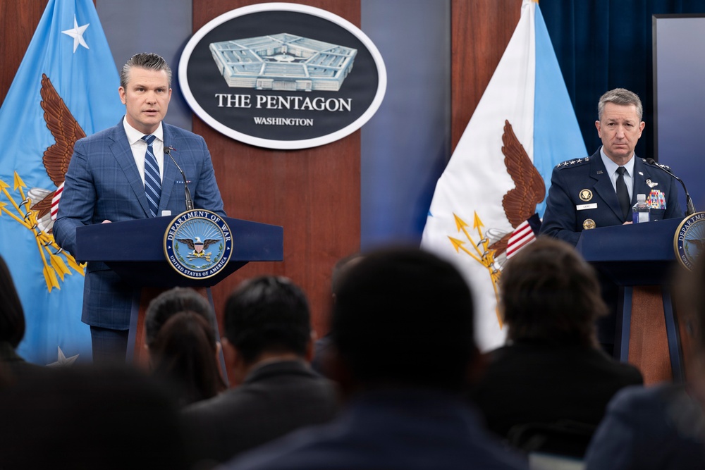 SW, CJCS Conduct Pentagon Press Briefing