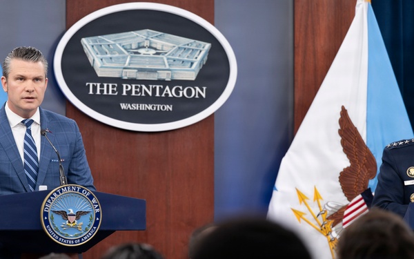 SW, CJCS Conduct Pentagon Press Briefing