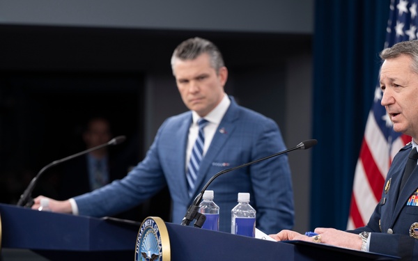 SW, CJCS Conduct Pentagon Press Briefing