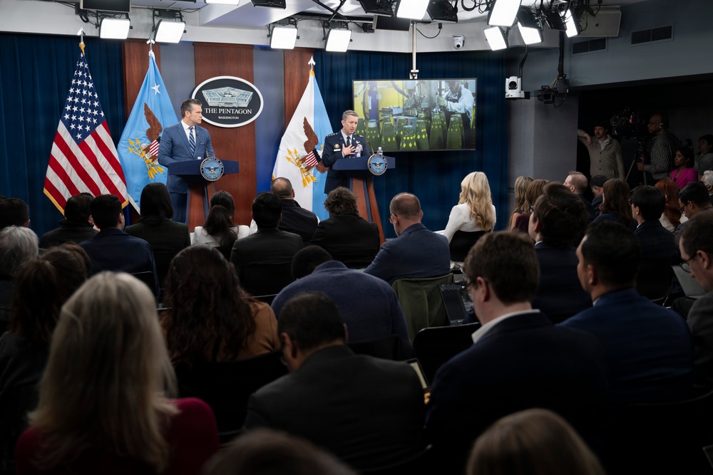 SW, CJCS Conduct Pentagon Press Briefing