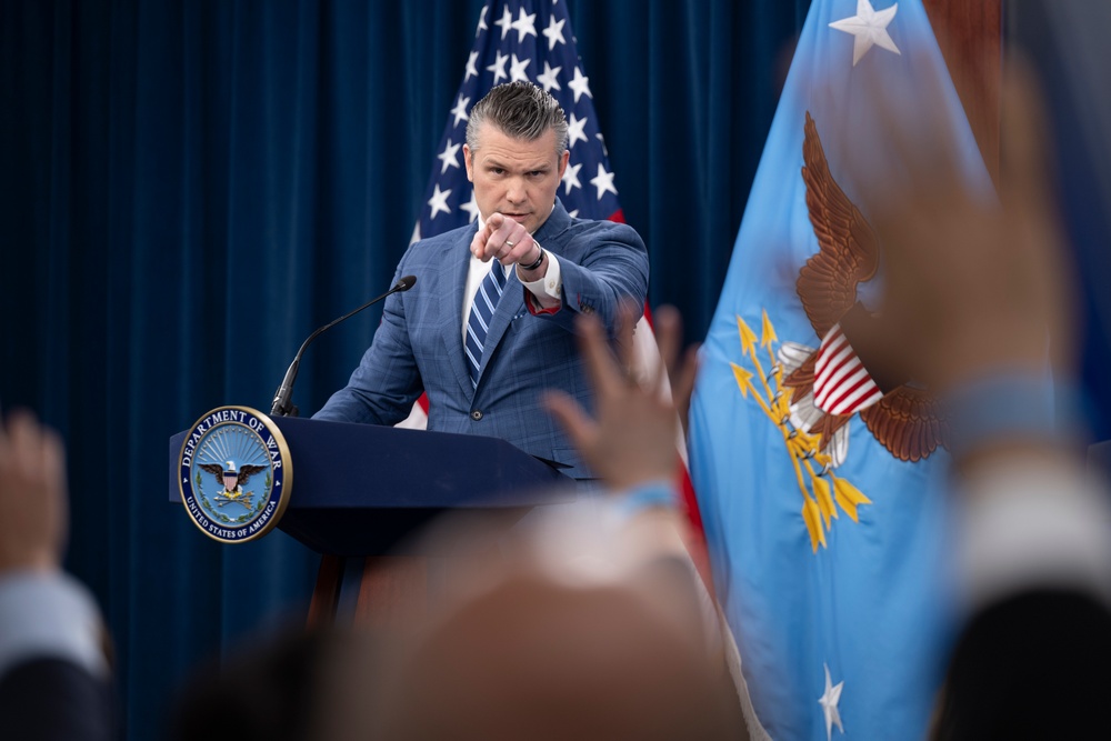 SW, CJCS Conduct Pentagon Press Briefing