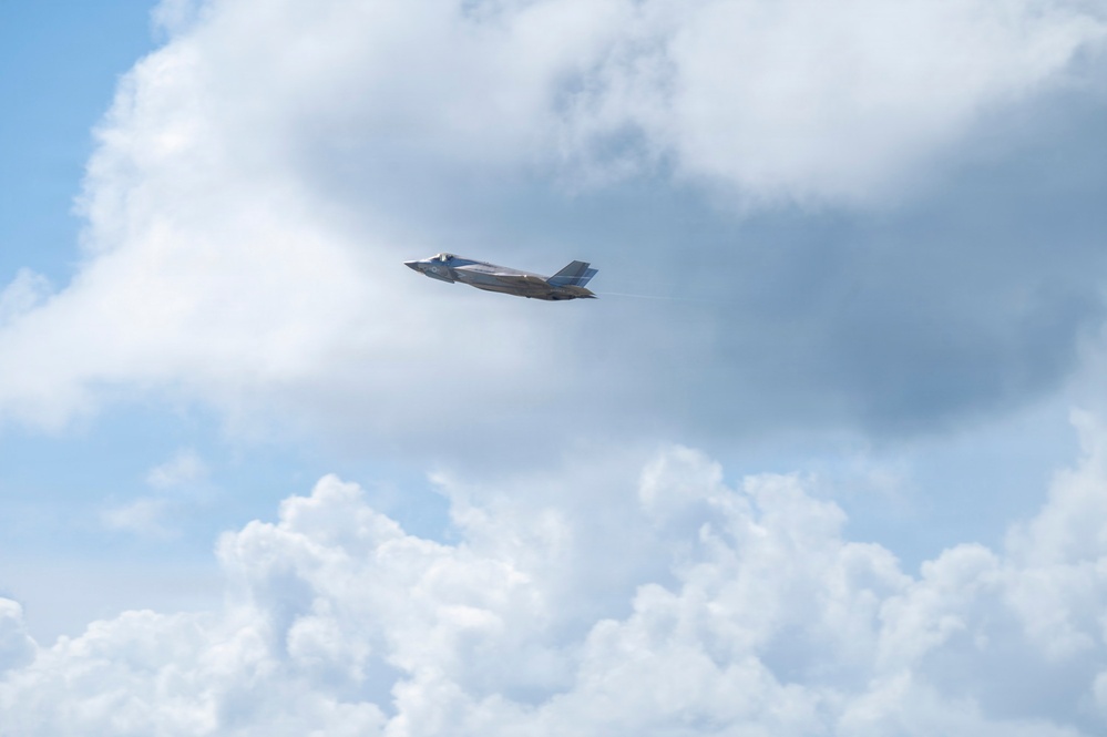 F-35B Lightning II take off from Puerto Rico