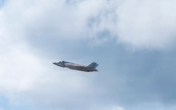 F-35B Lightning II take off from Puerto Rico