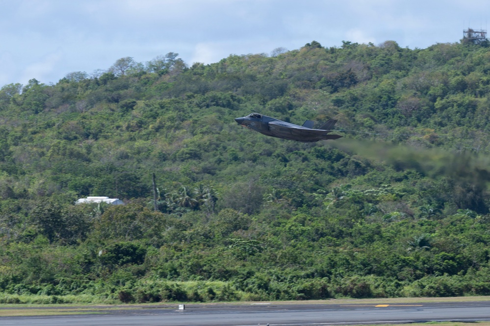 F-35B Lightning II take off from Puerto Rico
