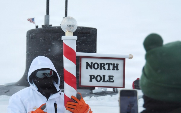 Delaware Visits North Pole
