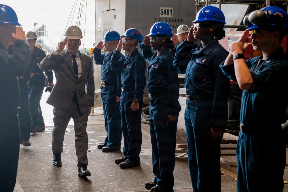 Under Secretary of the Navy Visits Stennis