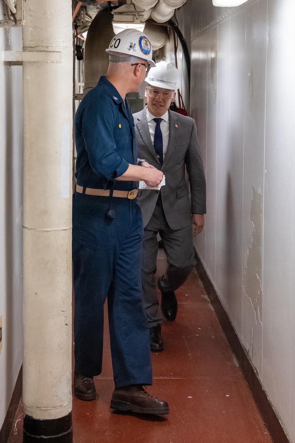 Under Secretary of the Navy Visits Stennis