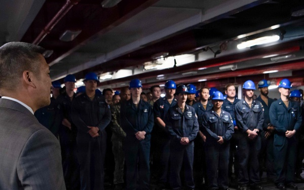 Under Secretary of the Navy Visits Stennis