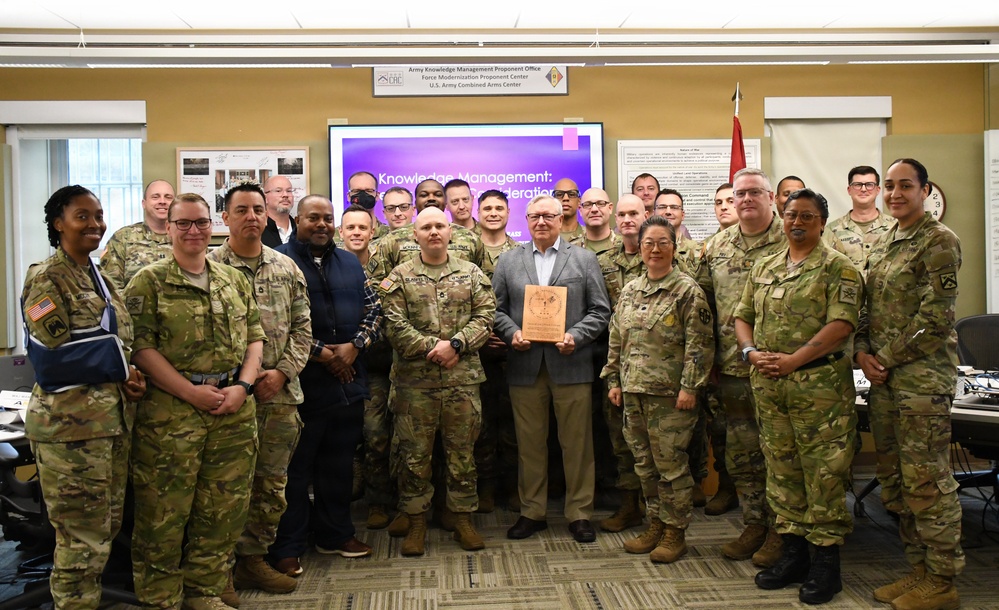 Former NGB chief honored by KM professionals