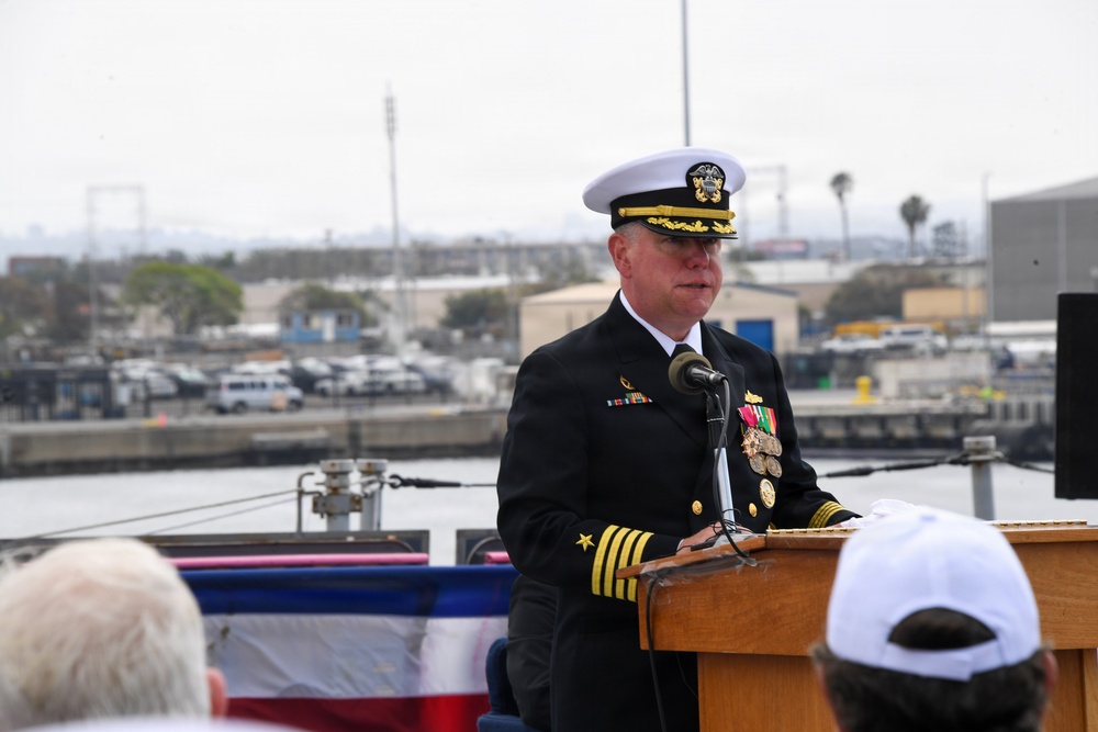 USS Michael Monsoor (DDG 1001) holds change of command