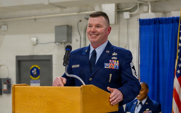 Command chief addresses wing during change of responsibility ceremony
