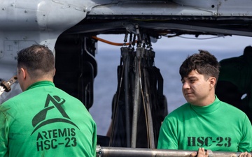 HSC-23 configures helicopters for Artemis II recovery