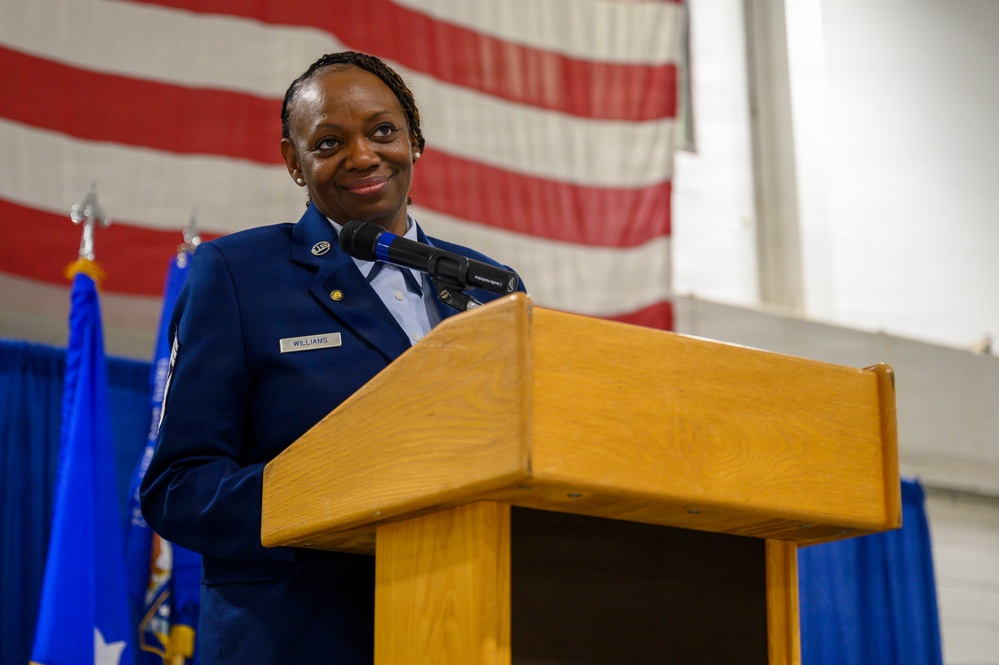 Command chief addresses audience during retirement ceremony