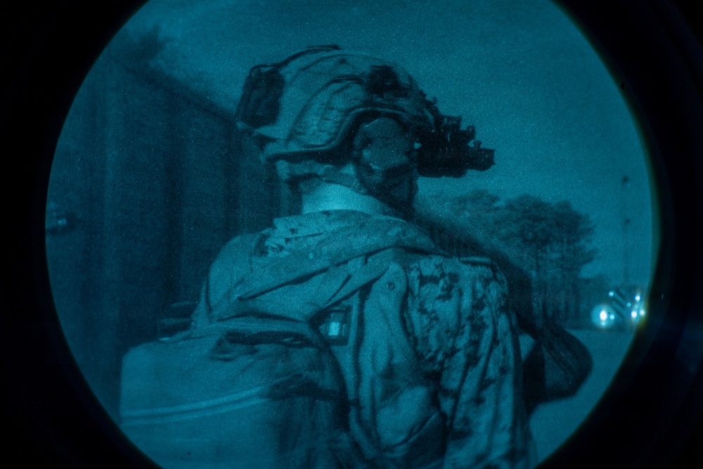 24th MEU: V32 Night Range