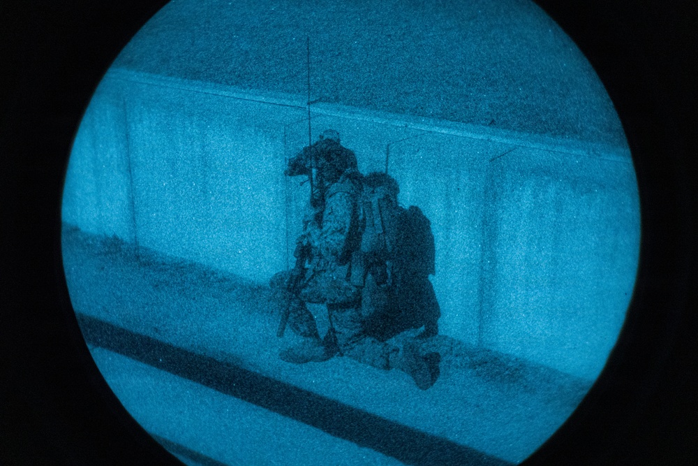 24th MEU: V32 Night Range