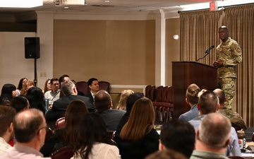 Reese speaks to SDFM Sequoyah Chapter