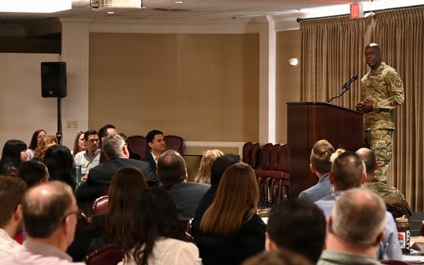 Reese speaks to SDFM Sequoyah Chapter